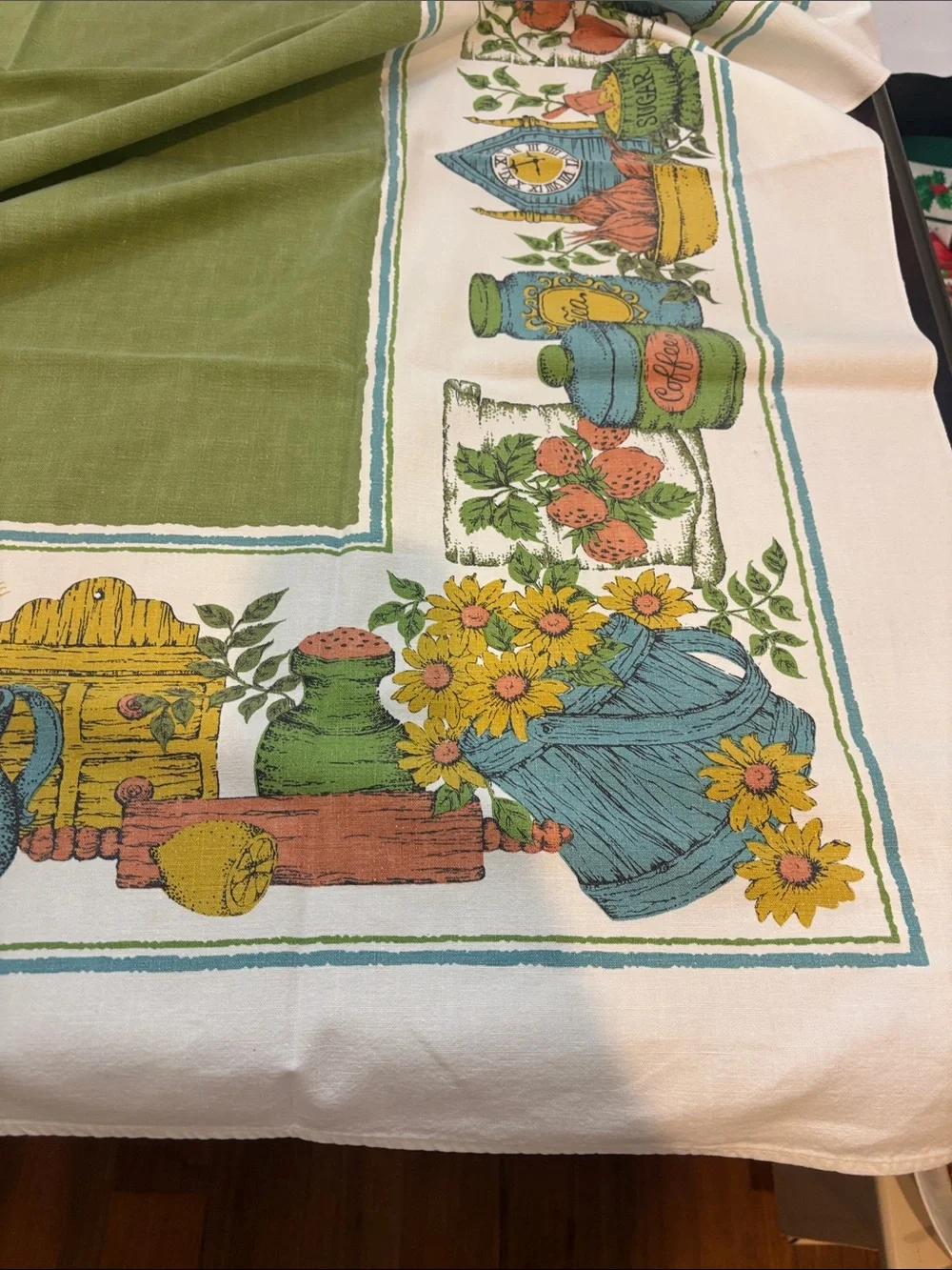 Vtg 1970s Country Kitchen Novelty Border Tablecloth Avocado Green Harvest Gold